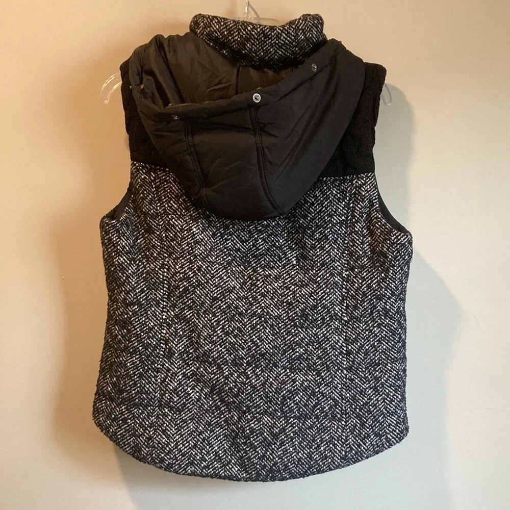 Knit Vest - Picture 4 of 6